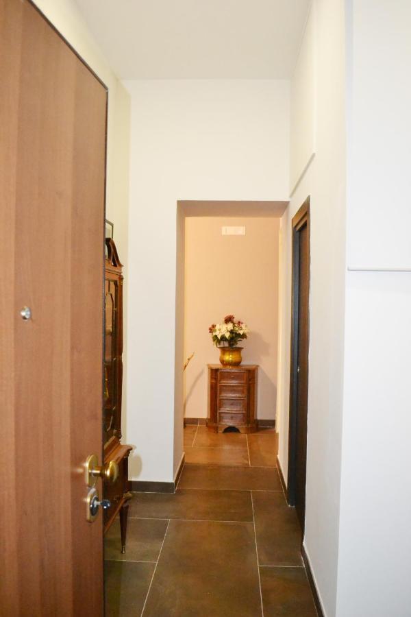 Questo Rinascimento Casa Newman نابولي المظهر الخارجي الصورة
